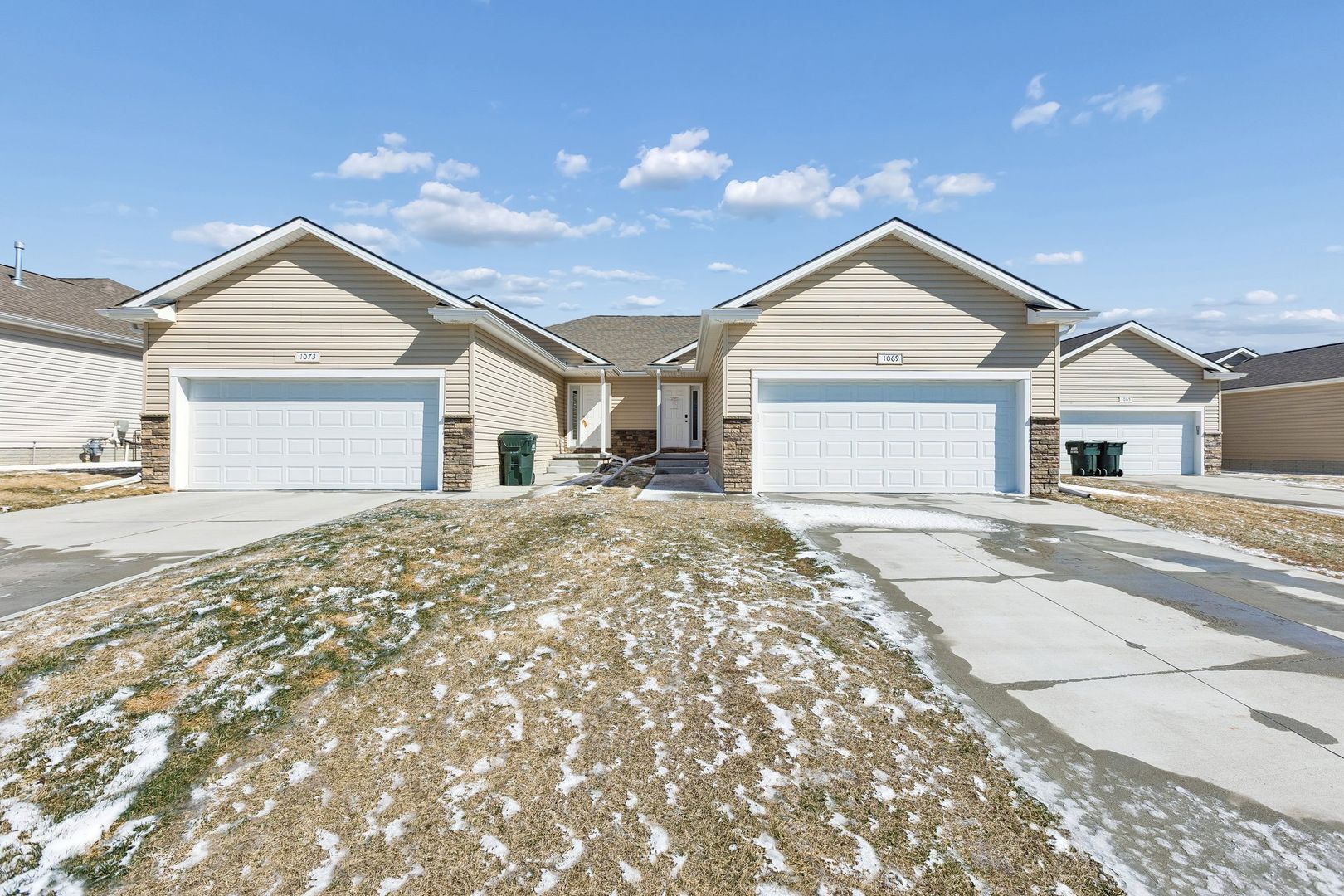 Omaha House: 1069 N 170th Terrace