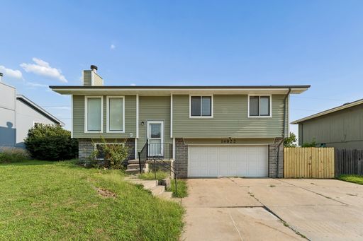 3 Bed 2.5 Bath Rental at 14022 Virginia Street, Omaha, NE – photo 1