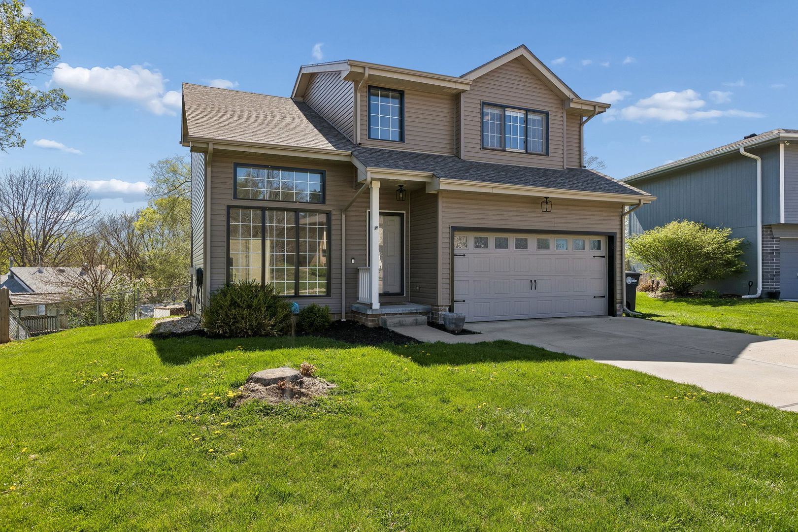 Omaha House: 6108 N 80th St