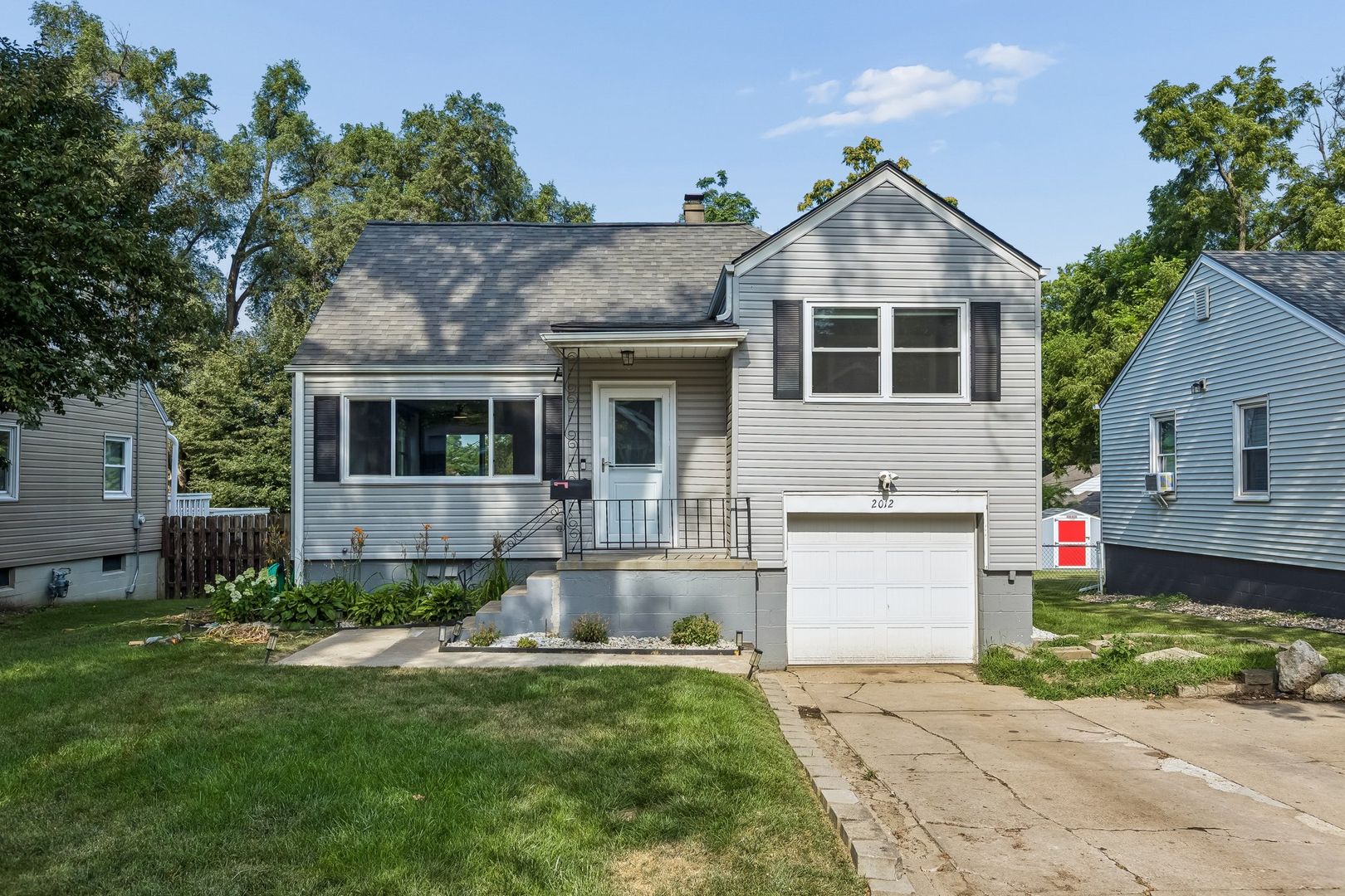 Omaha House: 2012 N 65th St