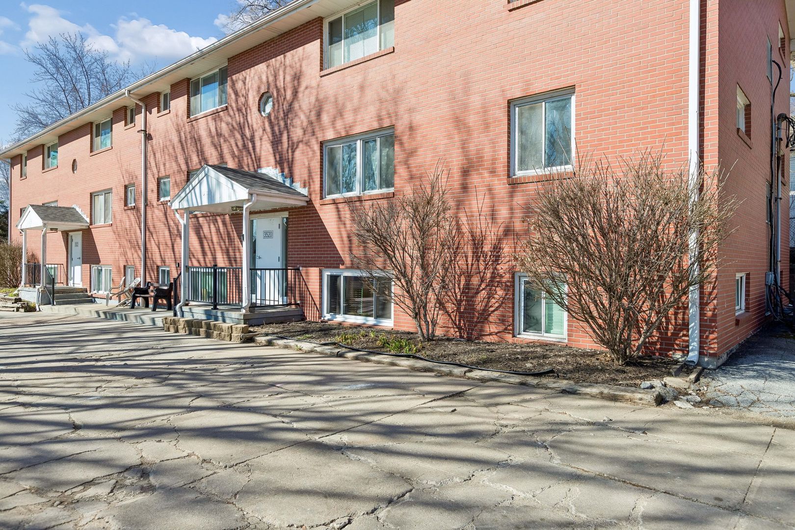 Omaha Apartment: 3520 Webster St.