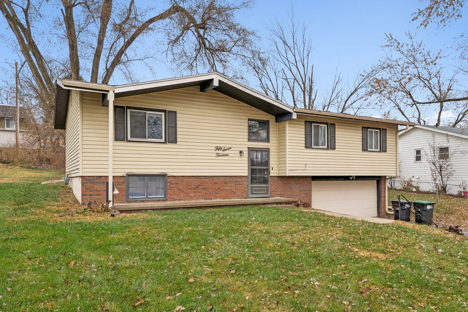 Omaha House: 5714 N 50th St