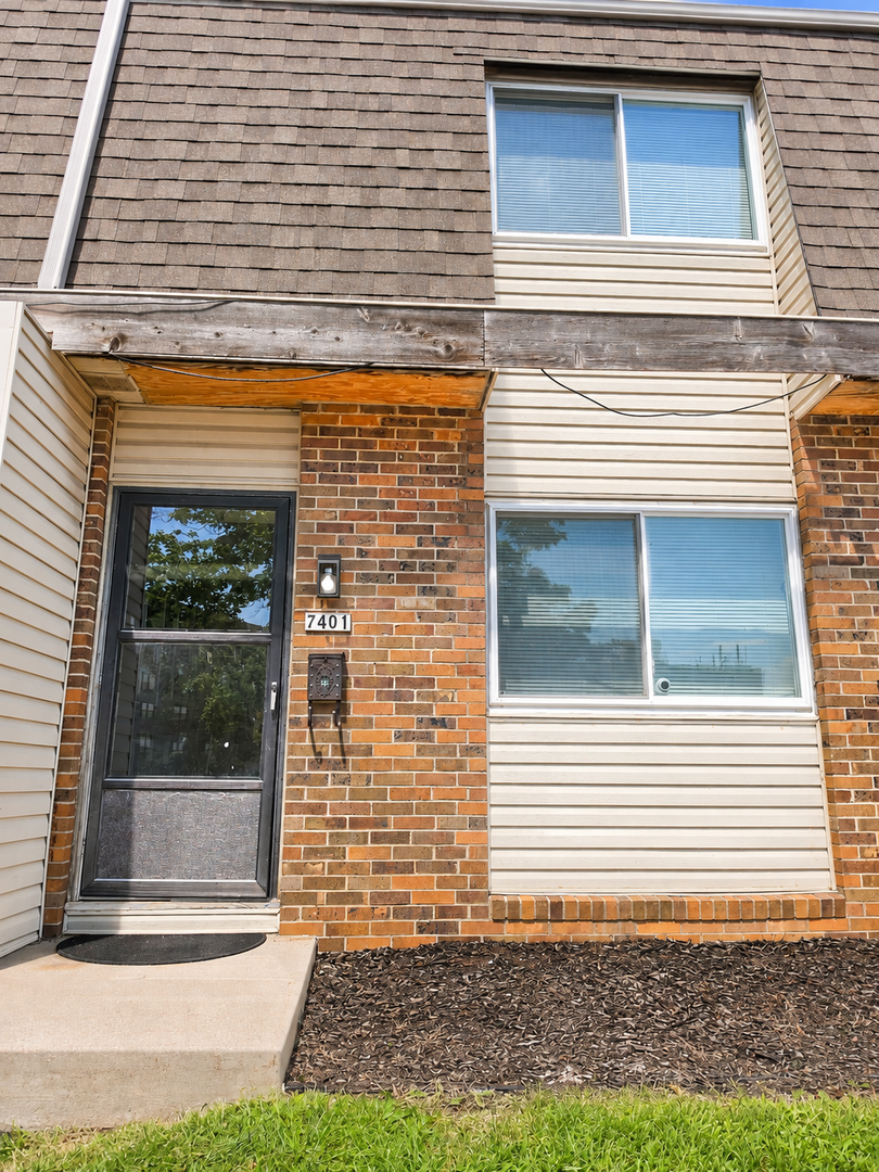 Omaha Apartment: 7221-7411 Ames Circle