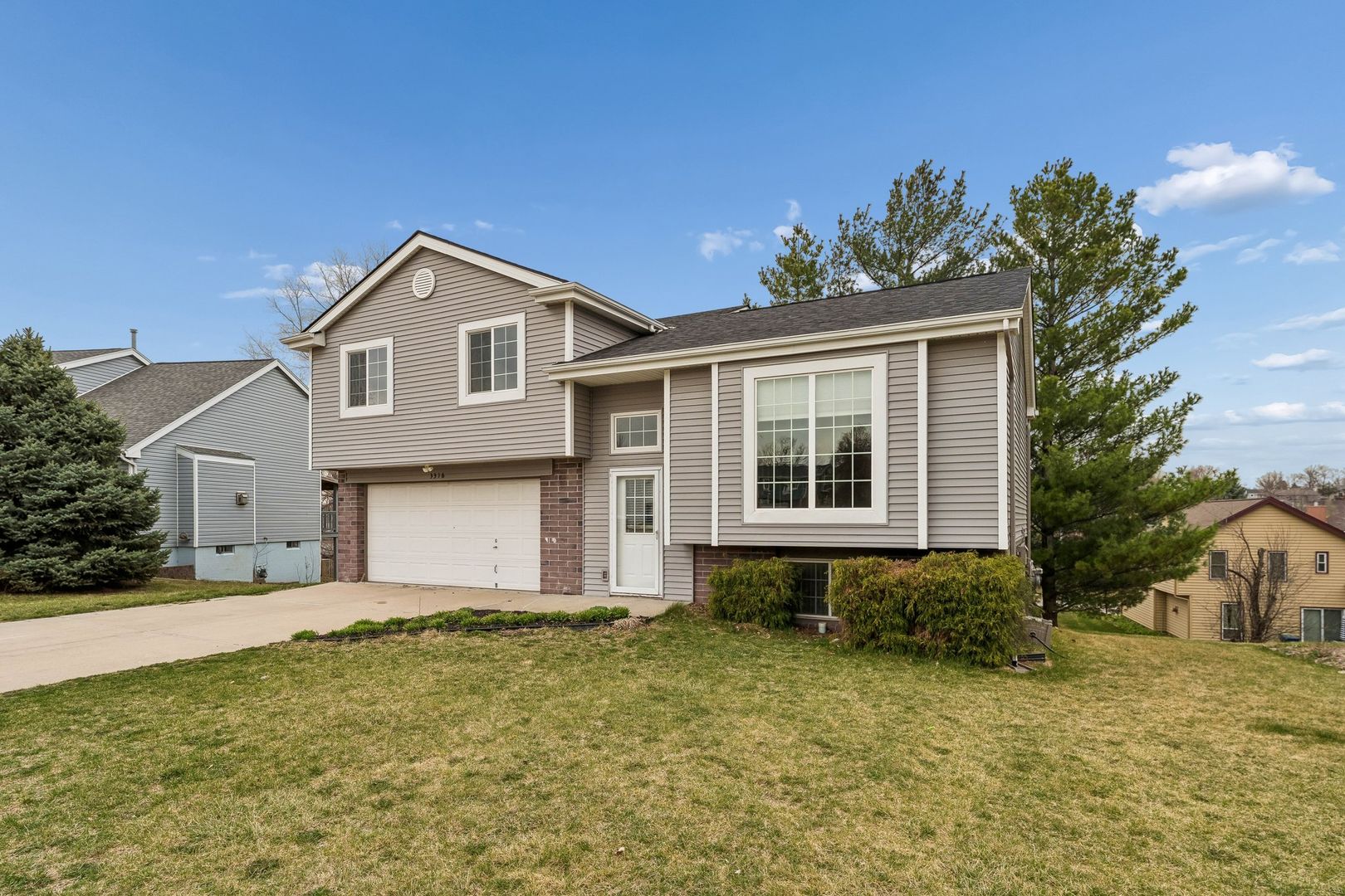 Bellevue House: 3316 Chad St