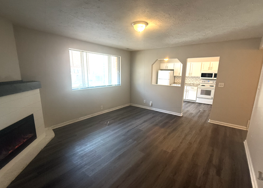 Updated 2 Bedroom Apartment with Private Parking – photo 1