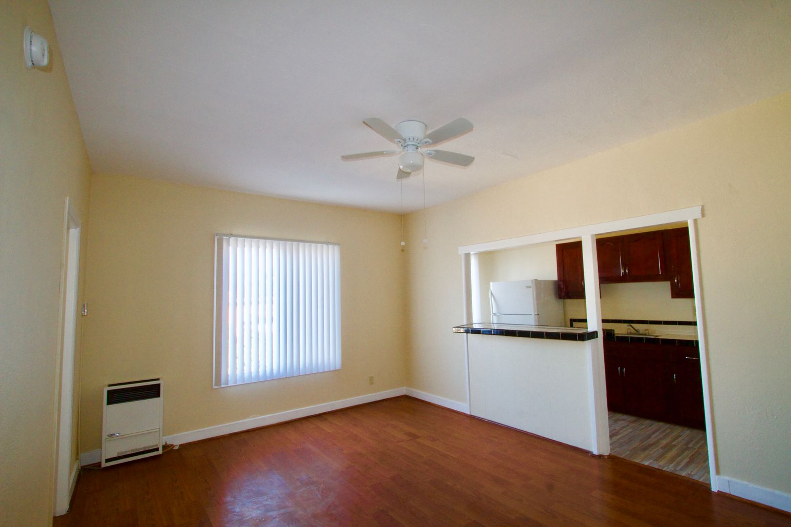 Los Angeles Apartment: 4914 Fountain Ave.