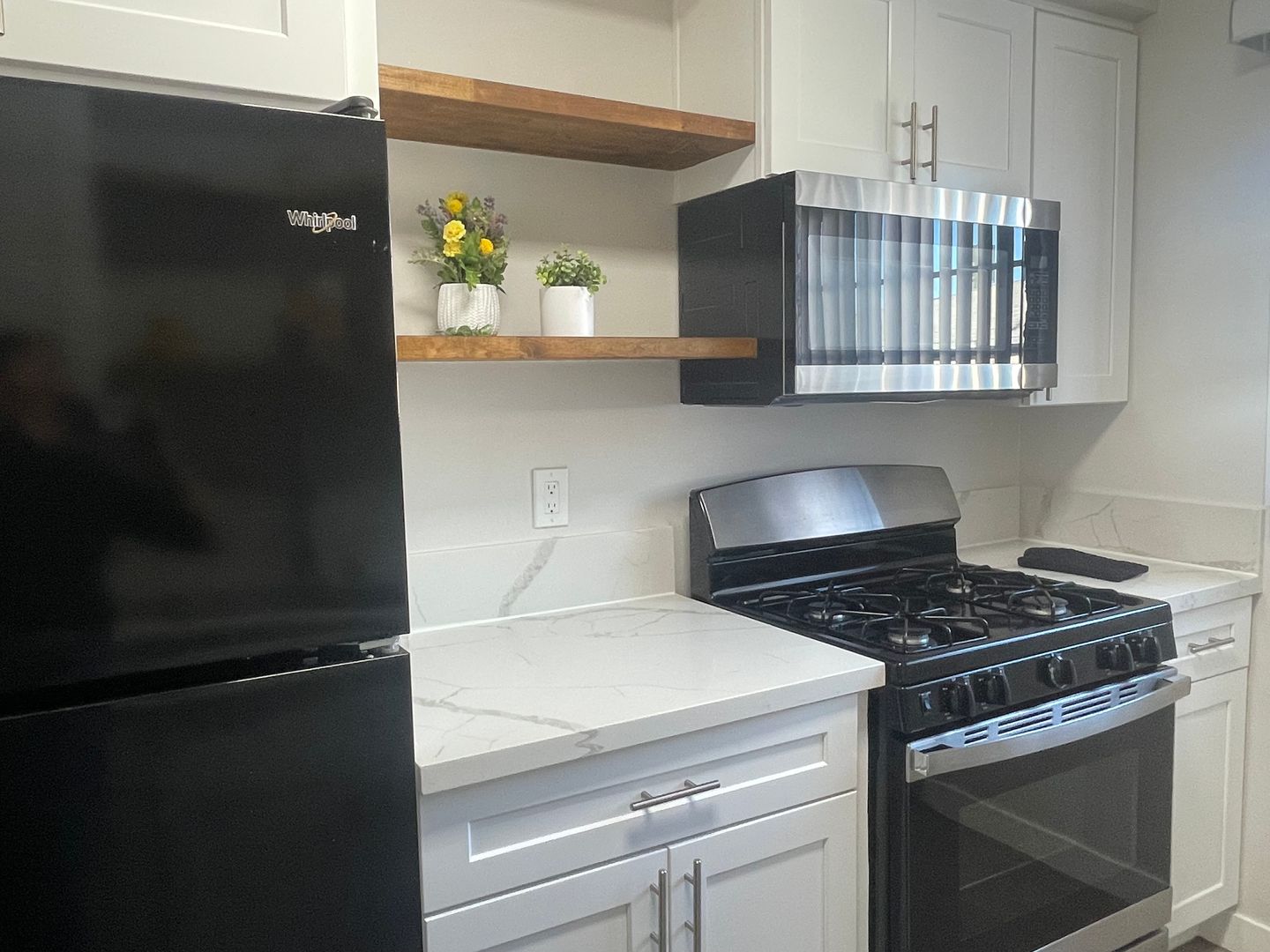 Los Angeles Apartment: 4115 Somerset Drive