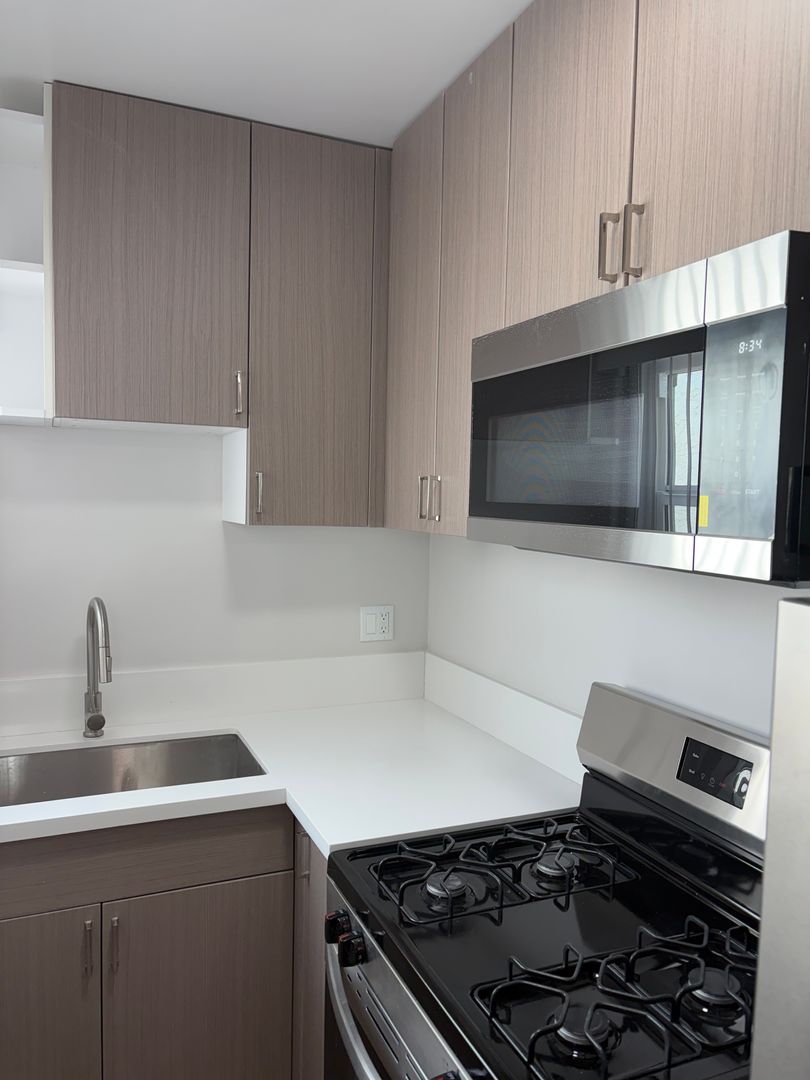 Los Angeles Apartment: 3811 W. 54th Street