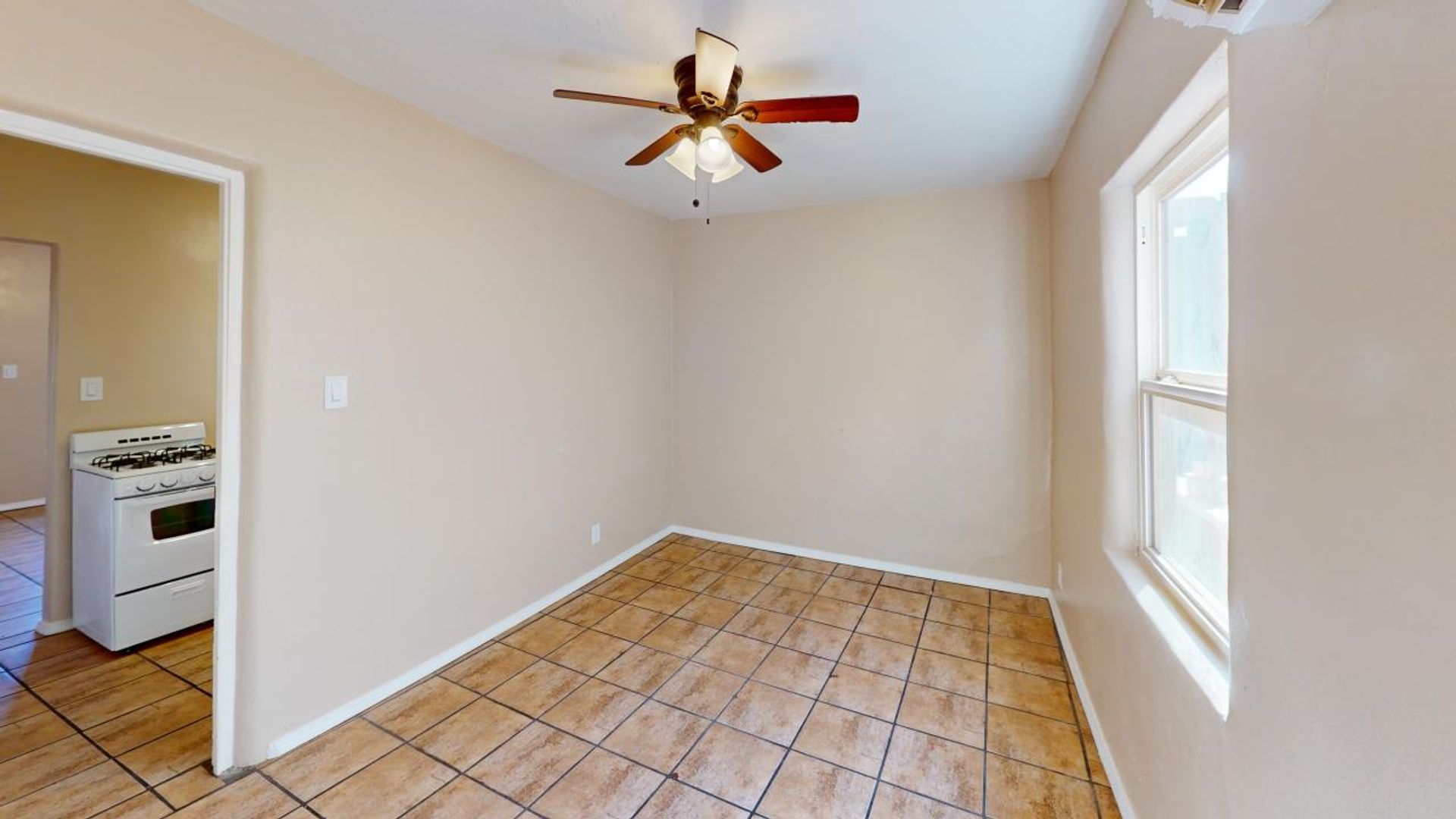 Centrally located 1BR apartment. Utilities included. 11 of 11