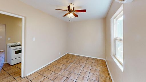Centrally located 1BR apartment. Utilities included. – photo 1