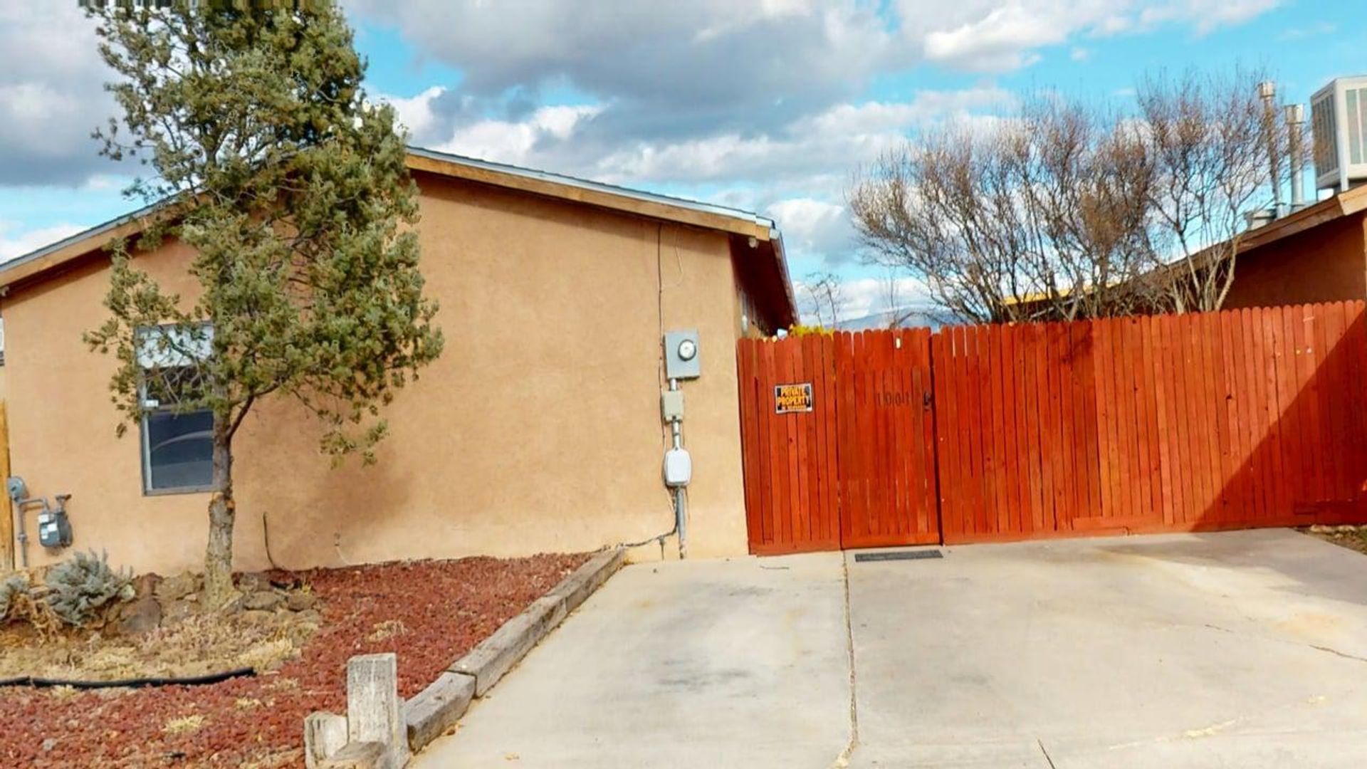 Santa Fe House: 1001 Camino Vista Aurora