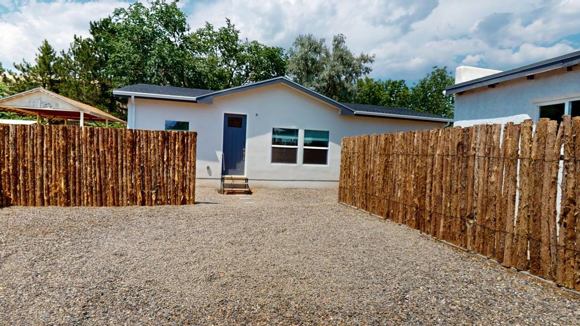 Santa Fe House: 703 Columbia St