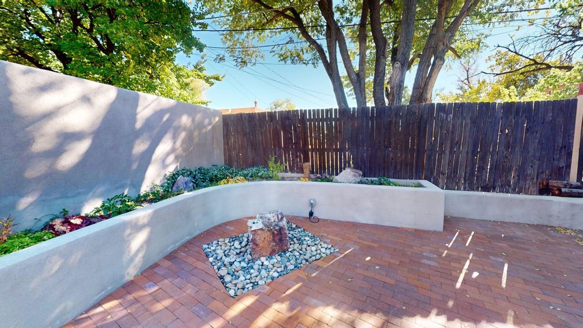 Santa Fe House: 901 Gallisteo St