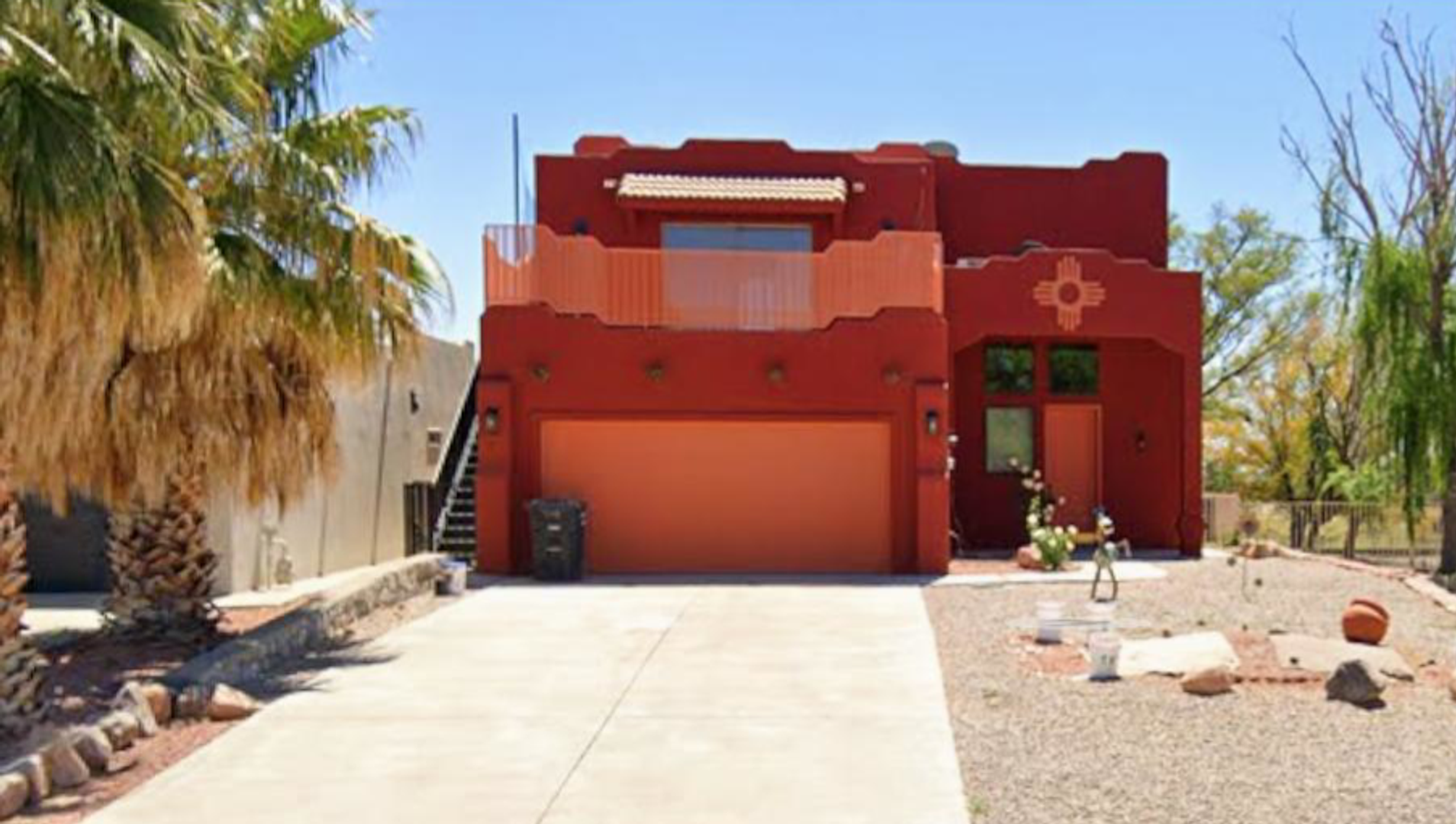 Alamogordo House: 438 Desert Lakes Dr.