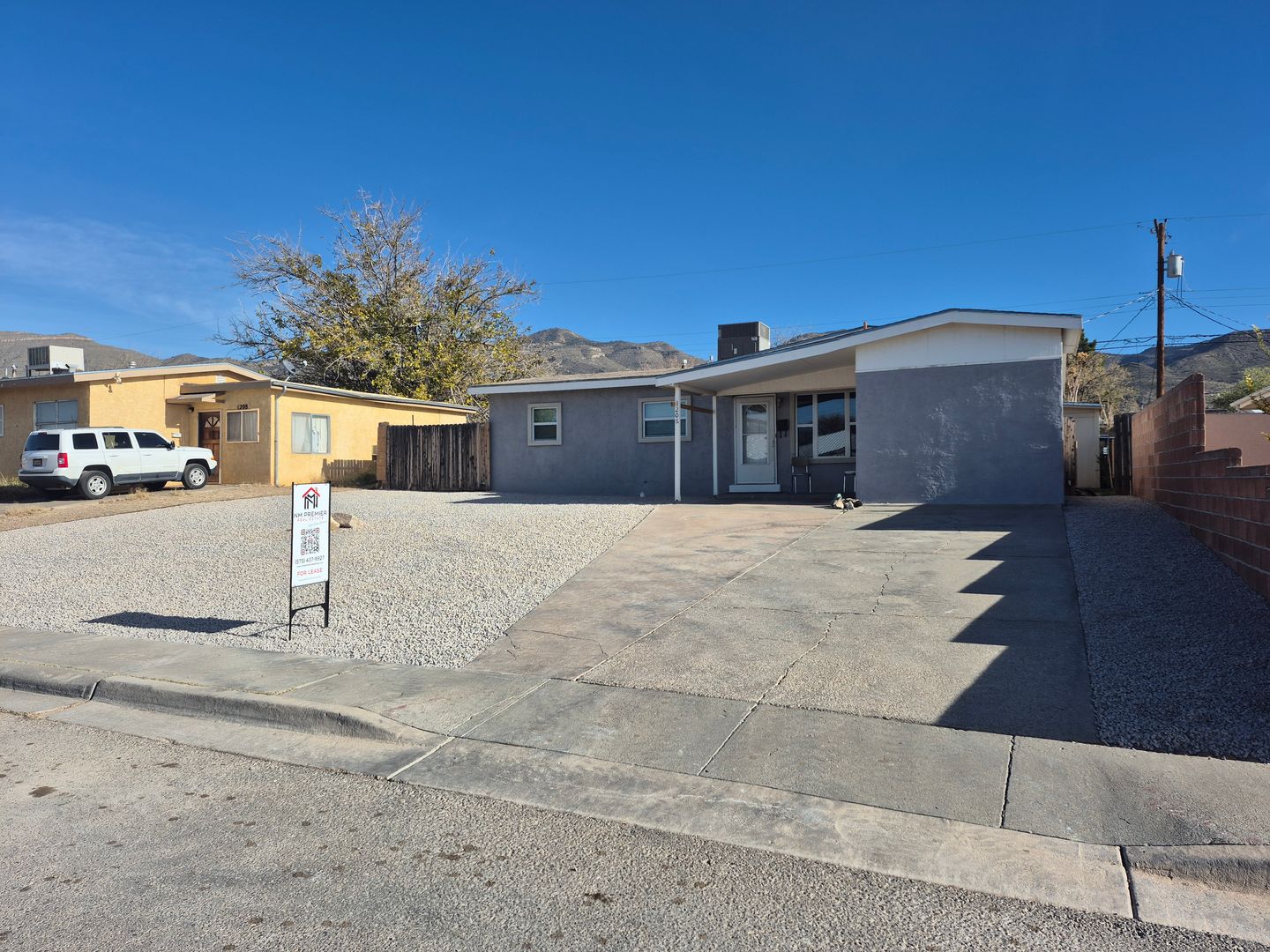 Alamogordo House: 1206 Bellamah Dr