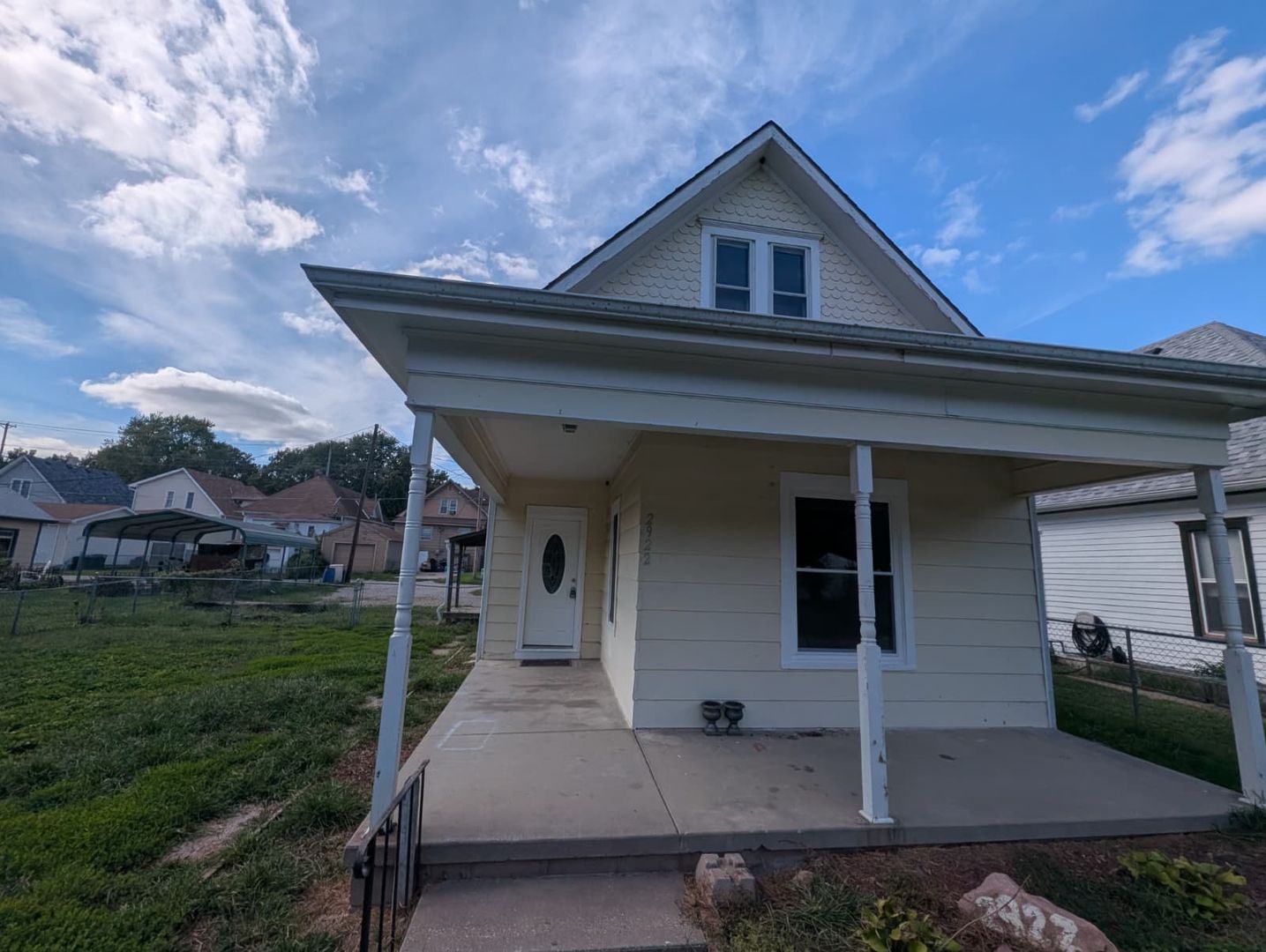 ST JOSEPH House: 2922 Burnside Ave, Saint Joseph, MO 64505