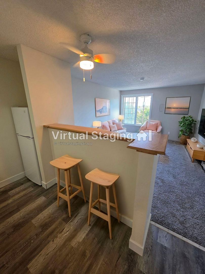 Portland Apartment: 2405 & 2431  NW Irving Street