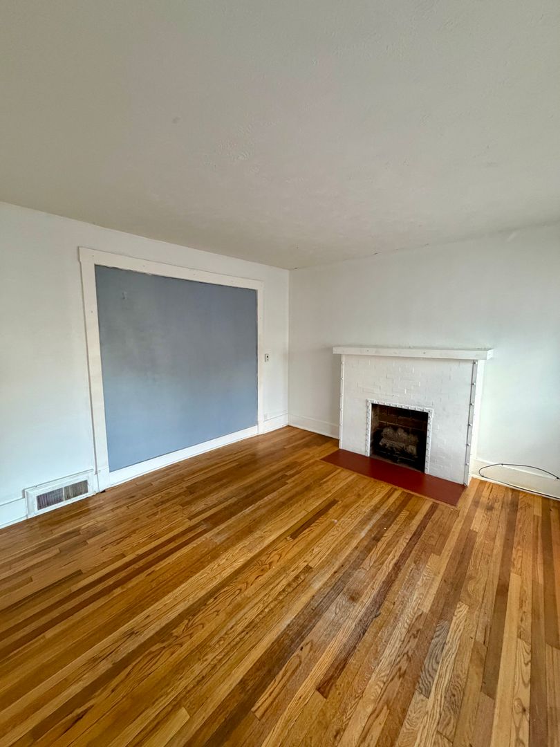 Omaha Townhome: 3303 Poppleton Avenue