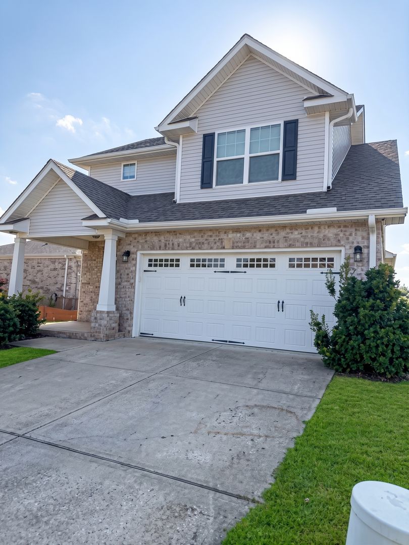 Madison House: 102 Daymark Drive