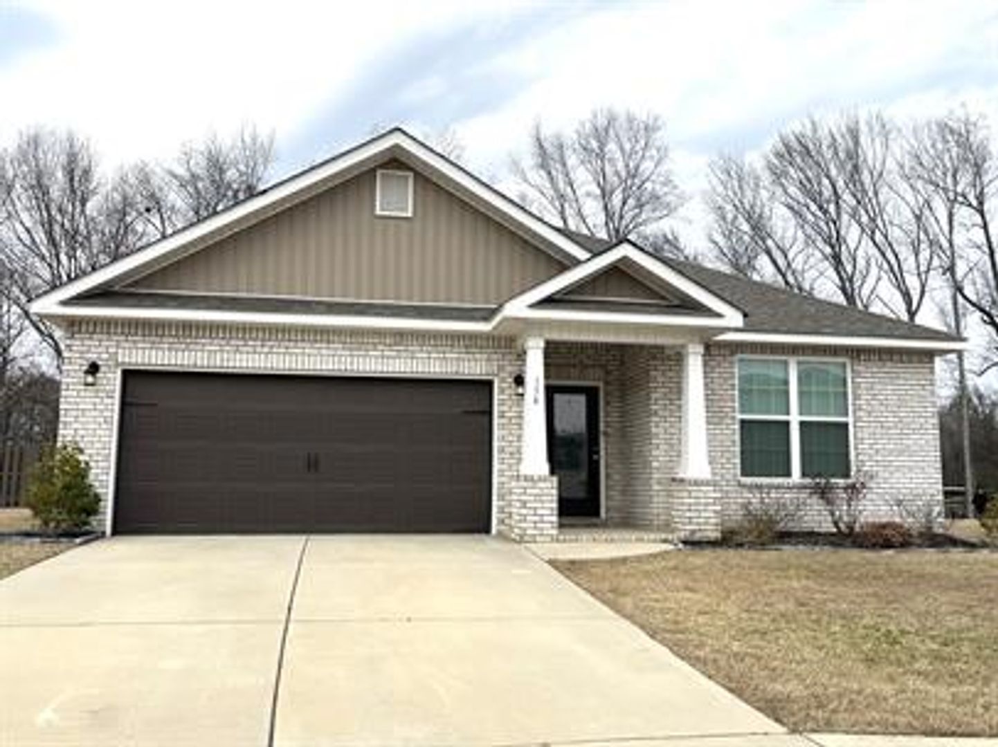 Madison House: 154 Fernhill Drive Northwest