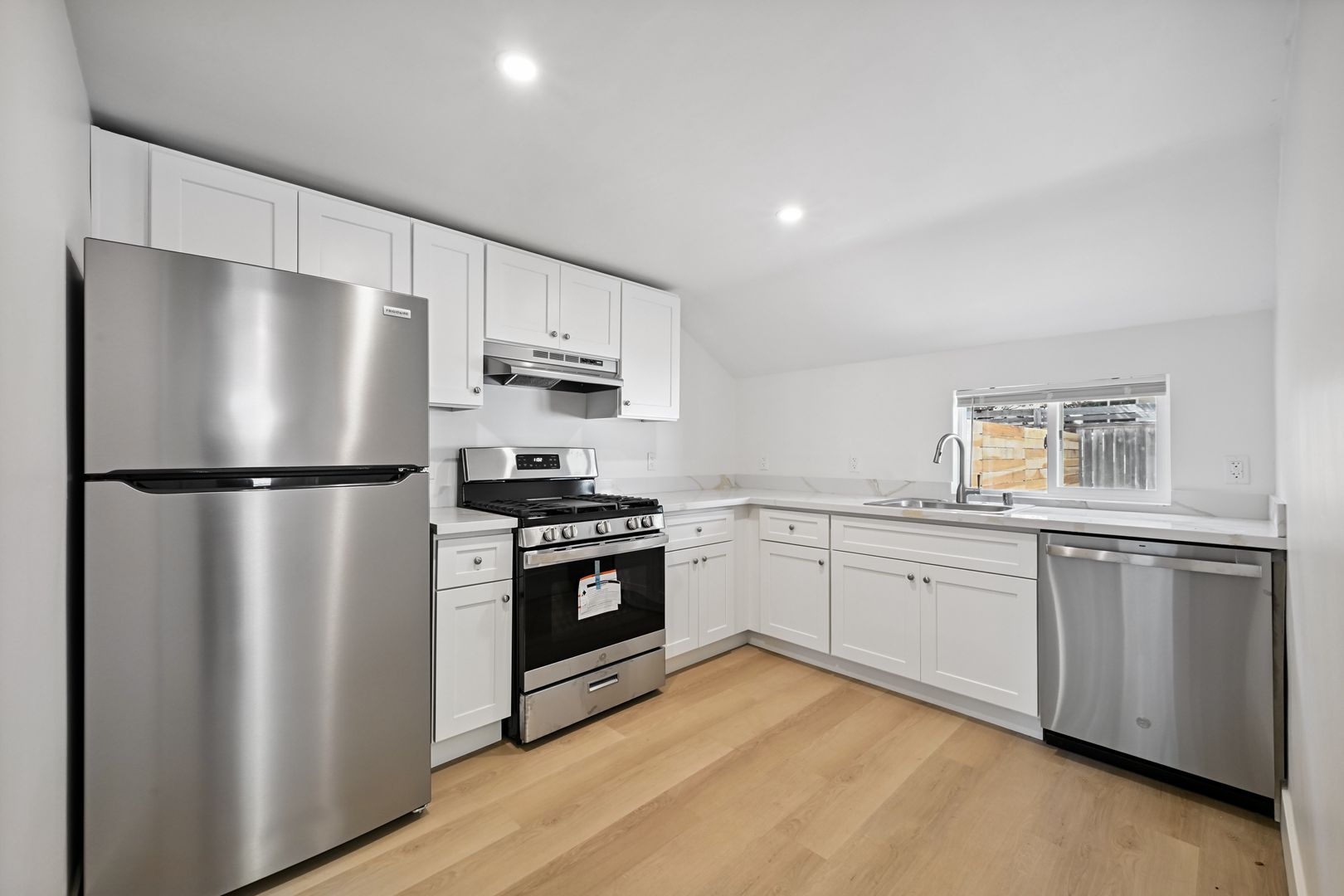 Santa Rosa Apartment: 2291 Guerneville Rd