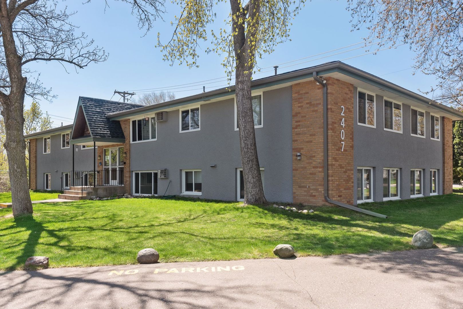 St. Louis Park Apartment: 2407 Hampshire Avenue