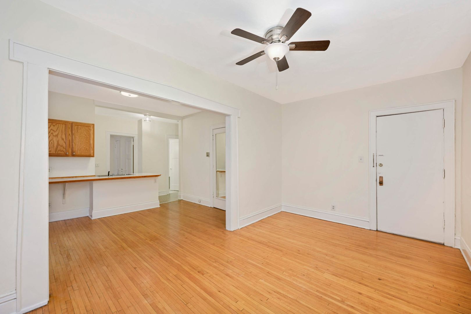 Minneapolis Apartment: 2871 Irving Avenue South