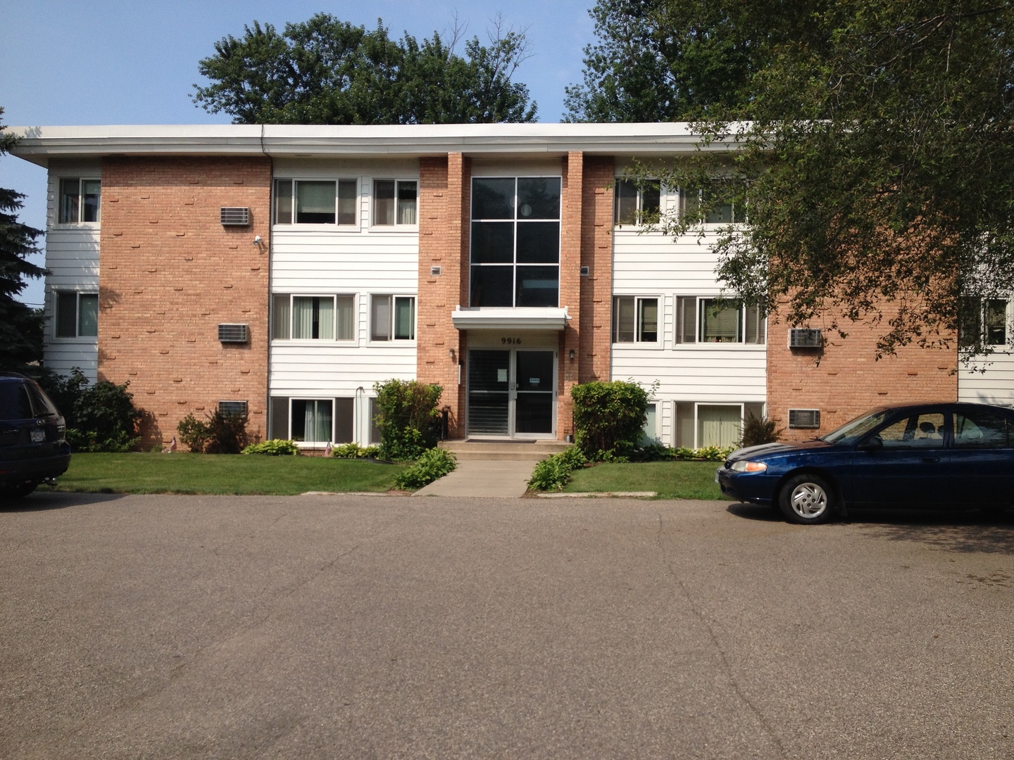 Bloomington Apartment: 9916 Nicollet Avenue South