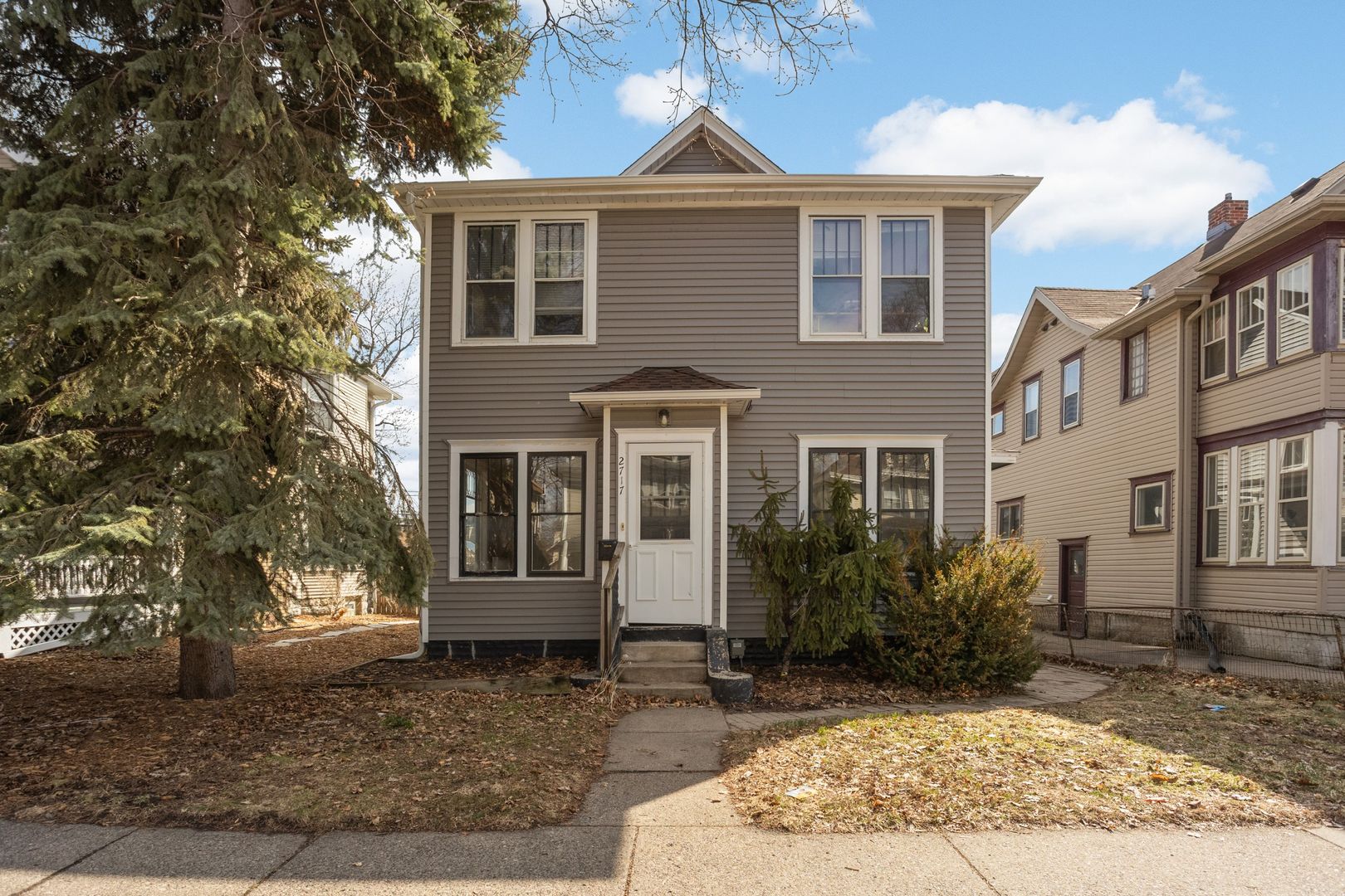 Minneapolis Apartment: 2717 Aldrich Ave South