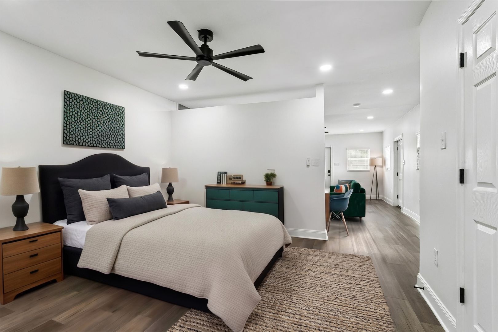 New Orleans Apartment: 2221 Burgundy St.