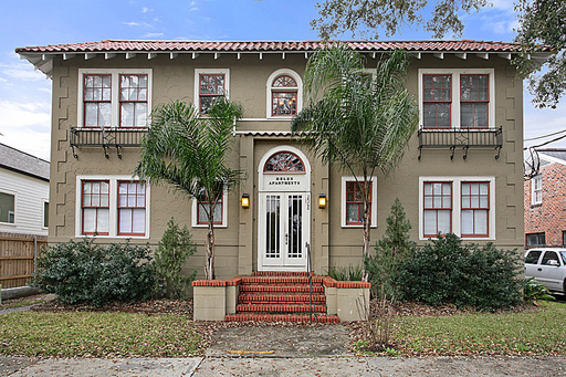 1 Bed 1 Bath Apartment Corner of Napoleon Avenue and Freret Street! – photo 1