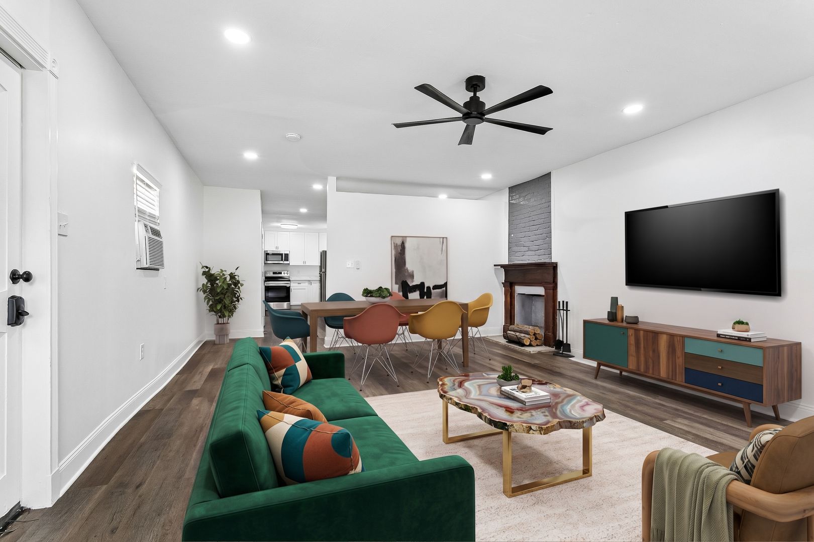 New Orleans Apartment: 2221 Burgundy St.