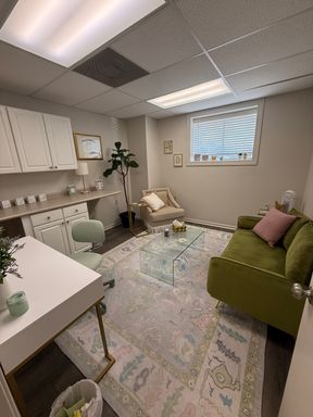 Large office space off Vets! – photo 1
