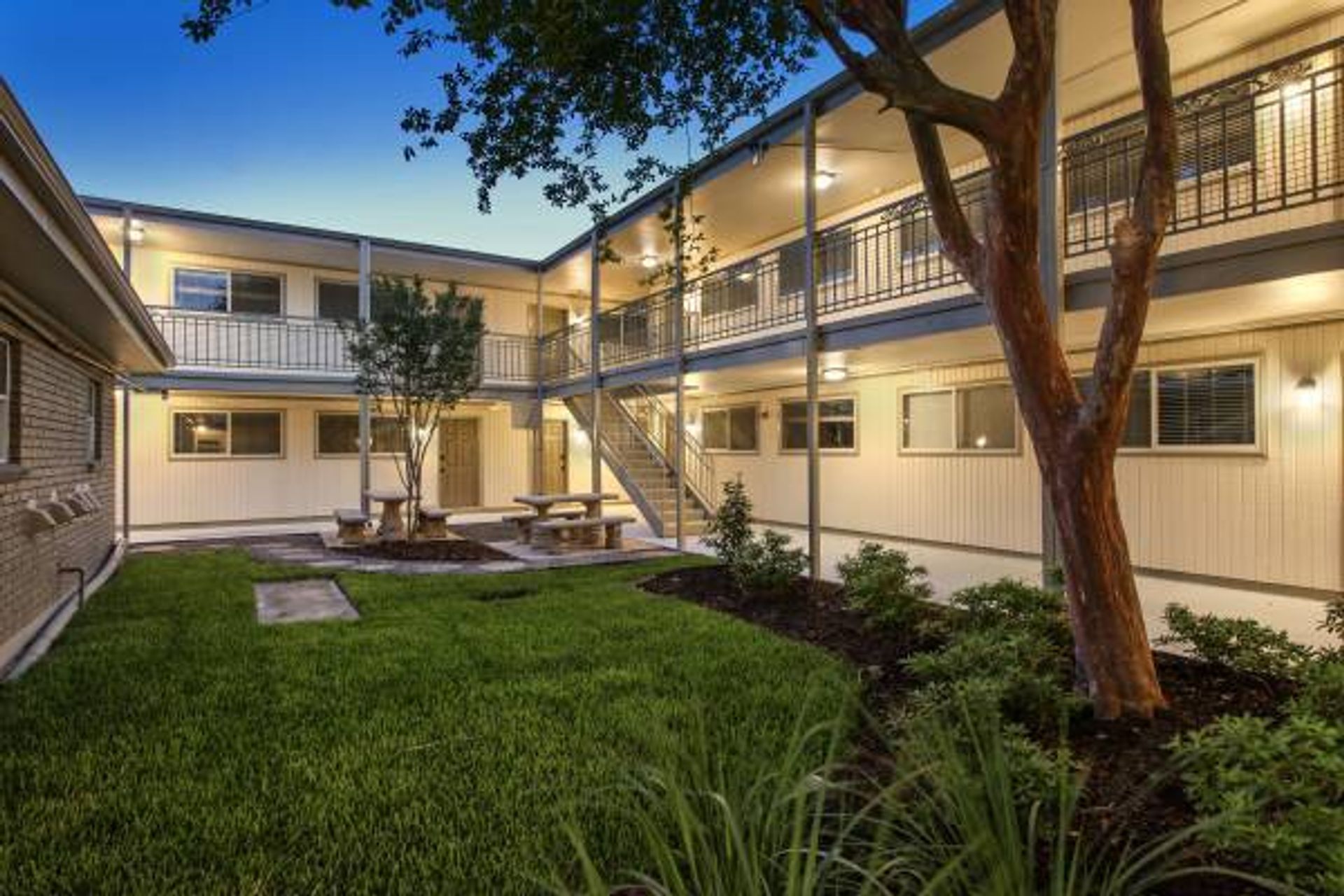 New Orleans Apartment: 5700 St Anthony