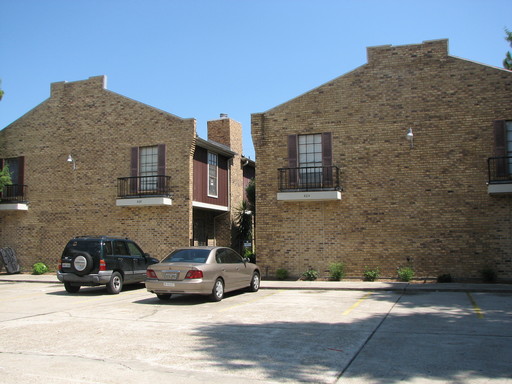 2 Bedroom, 2.5 Bath Townhouse in Kenner – photo 1