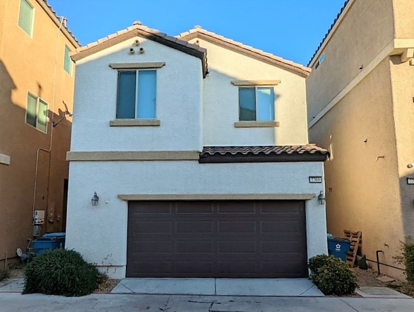 LAS VEGAS House: 7760 FLORAL FABRIC CT
