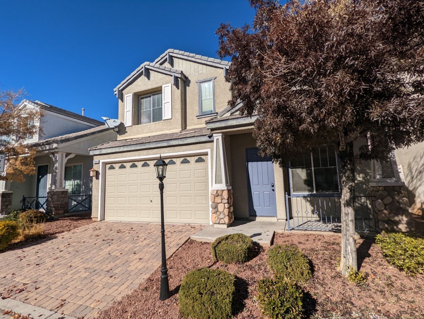 Las Vegas House: 5994 SHINING LIGHT AVE