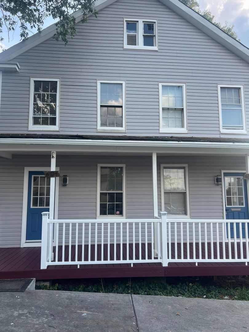 Gwynn Oak Townhome: 6313 Windsor Mill Rd