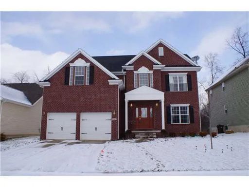 Spacious & elegant 3BR home in East Lansing with perks, MSU