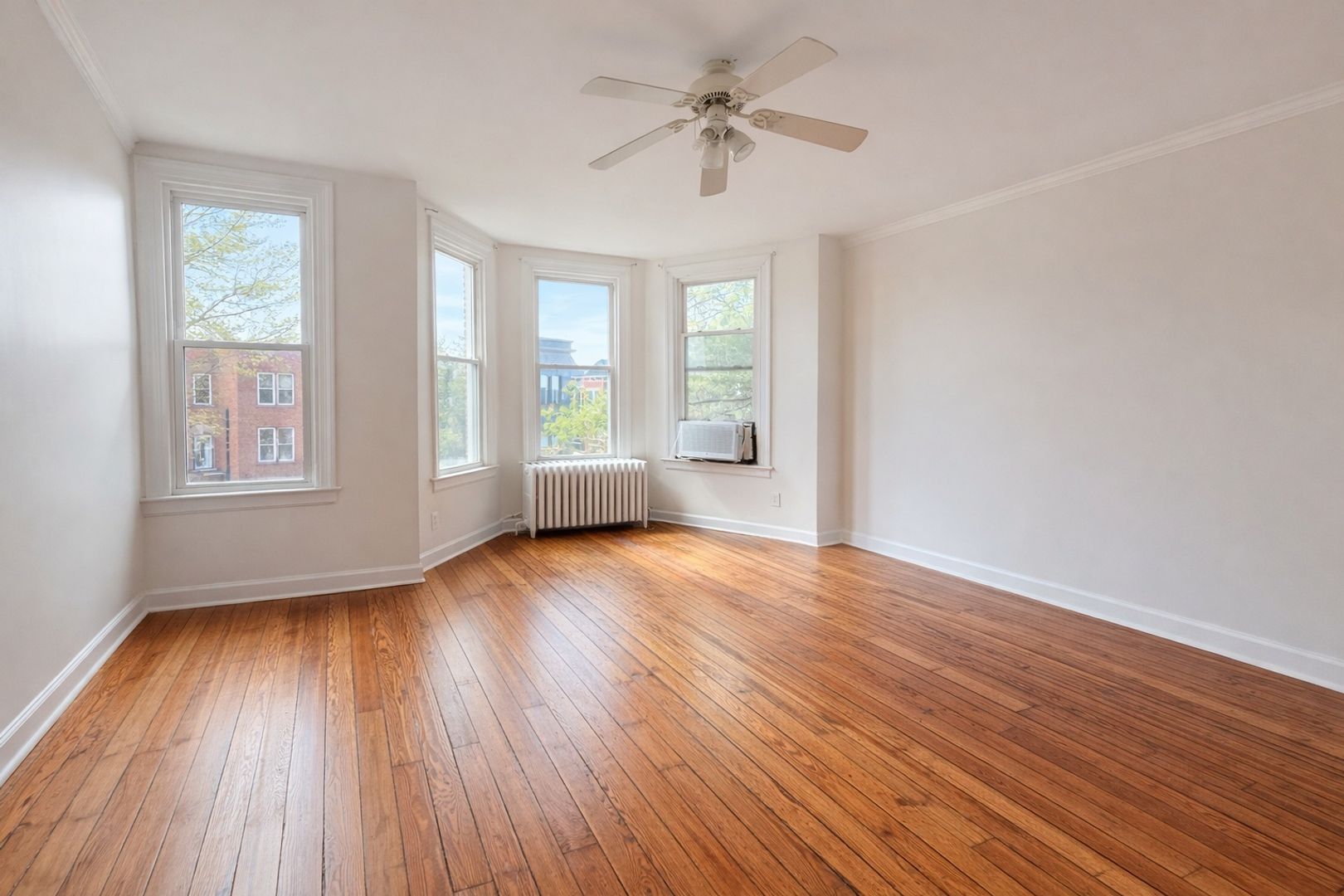 Washington Townhome: 1114 Florida Ave Ne