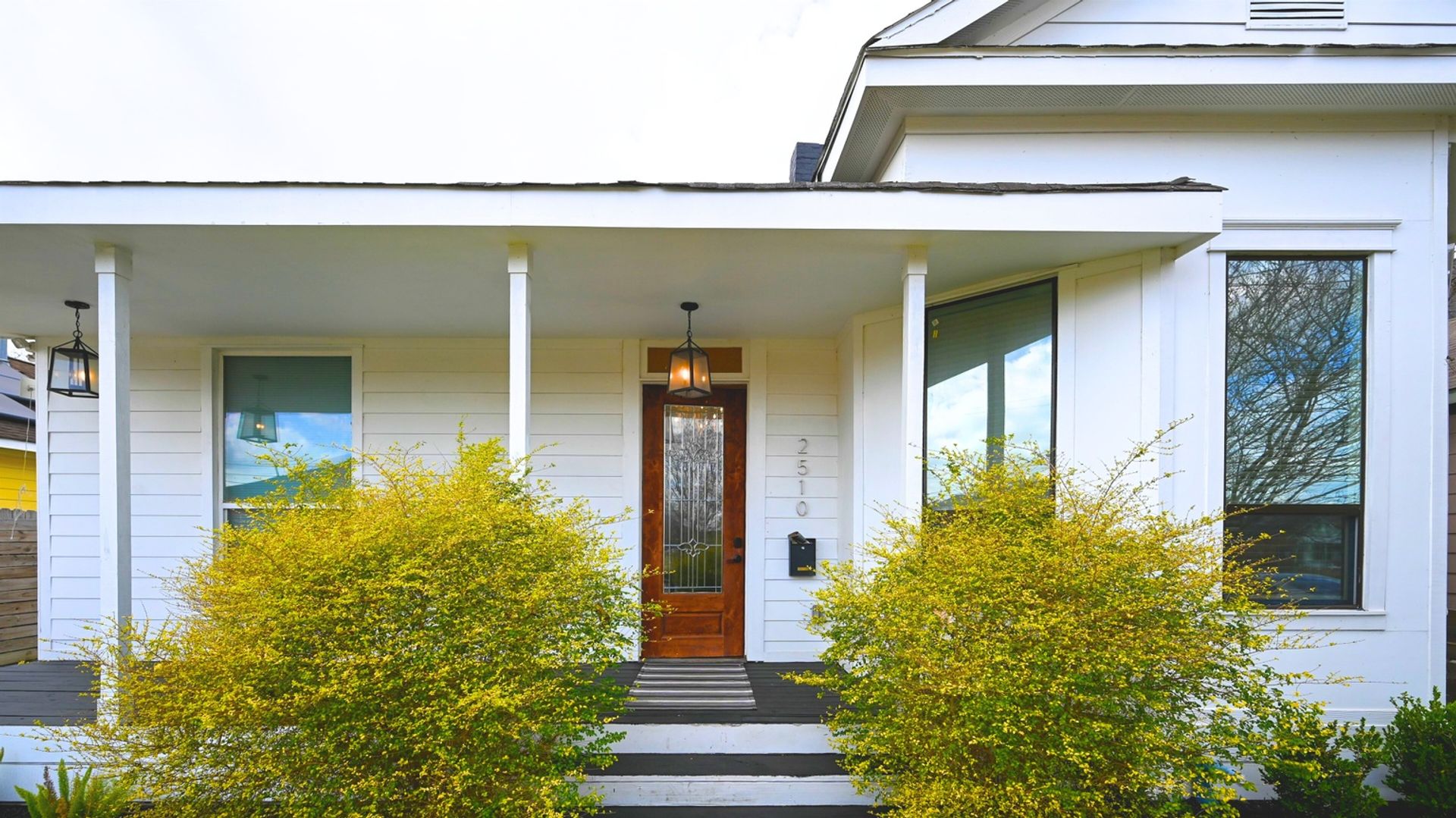 Houston House: 2510 Nagle St