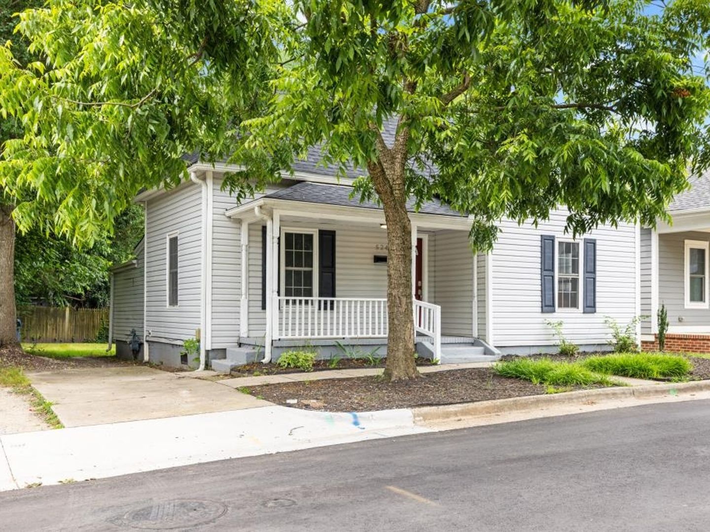 Raleigh House: 524 Branch St