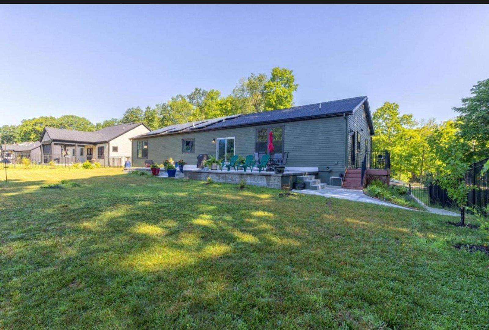 Douglas House: 497 W Center St