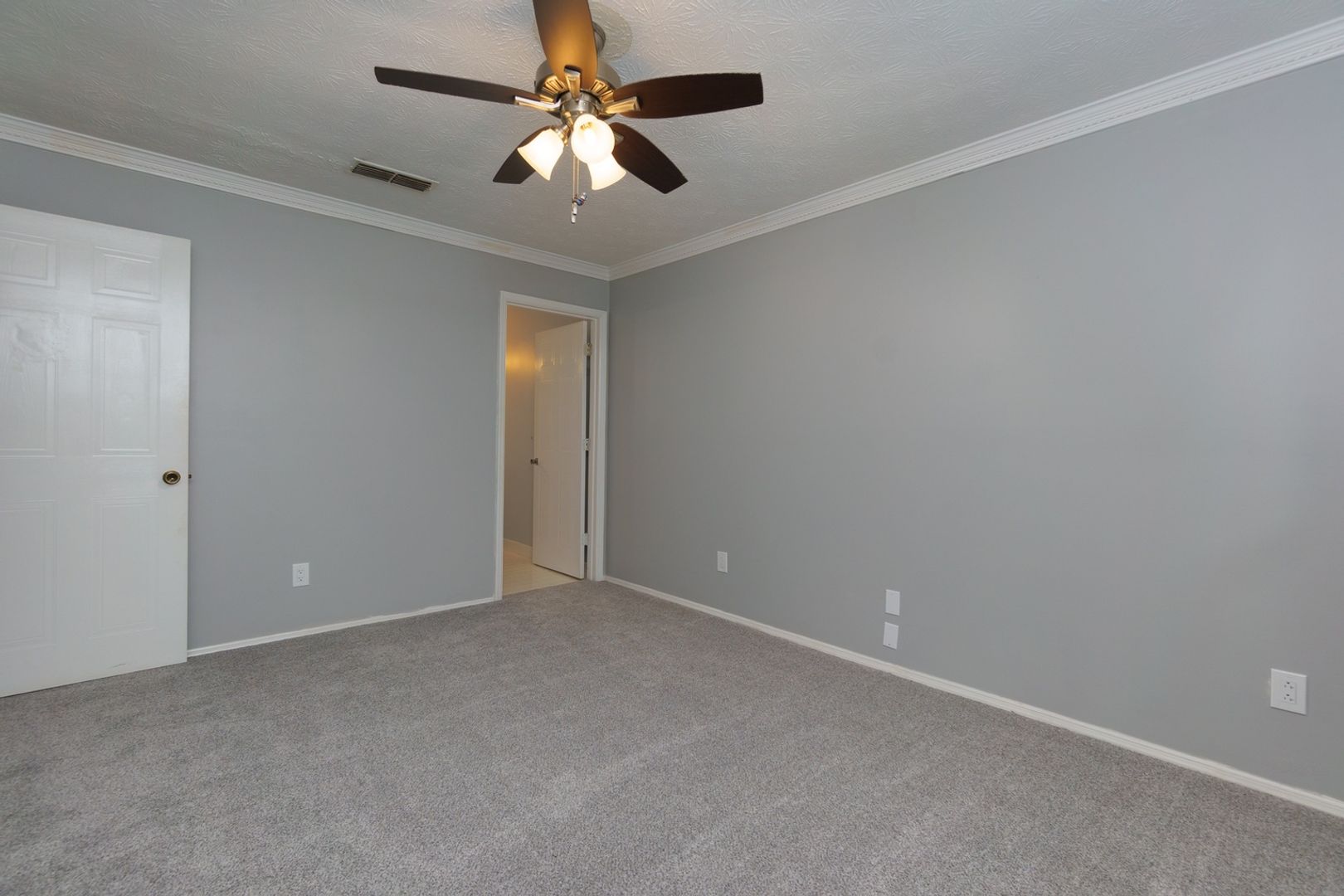 Smyrna House: 1003 Country Park Dr SE