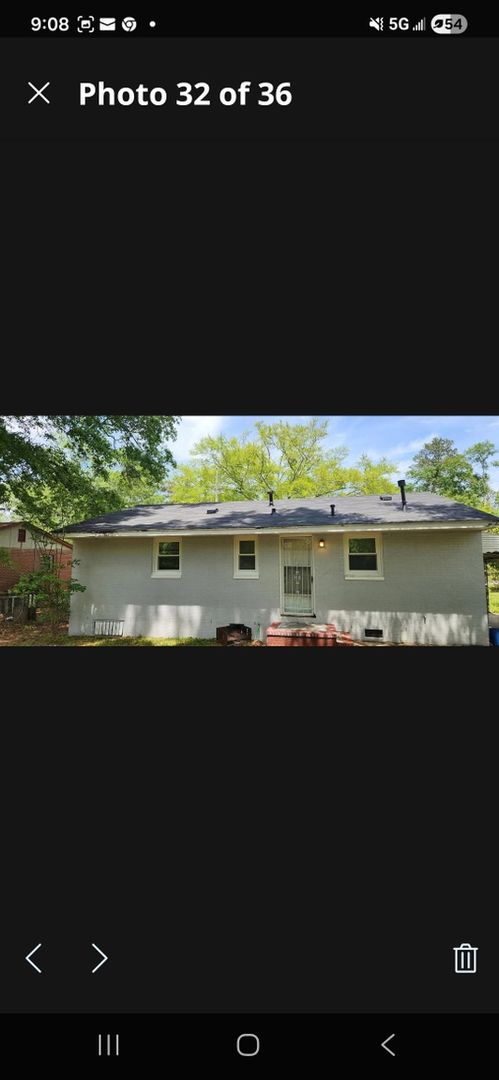 Columbus House: 4700 Farley Dr