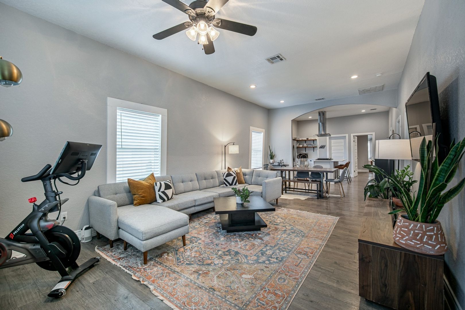 San Antonio House: 112 Dreiss St