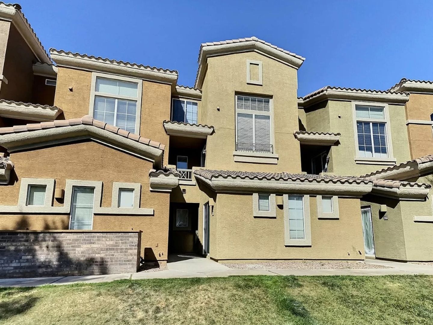 Phoenix Condo: 18250 N Cave Creek Rd