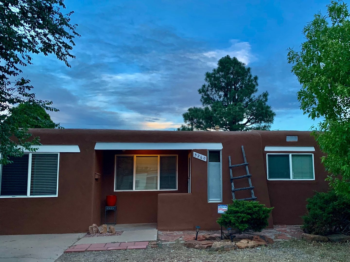 Santa Fe House: 3260 Louraine St