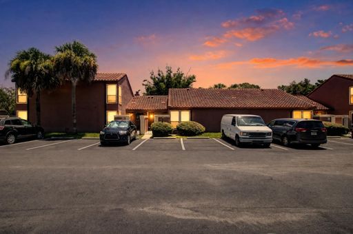 WINTER PARK VILLAS — 2-BEDROOM CONDO | $800 MOVE-IN CREDIT + WATER INCLUDED! – photo 1