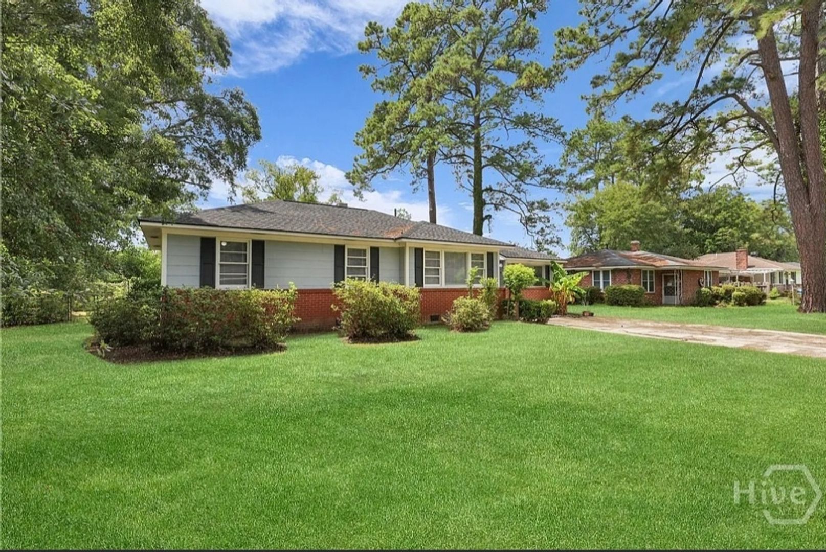 Savannah House: 7 Chippewa Dr